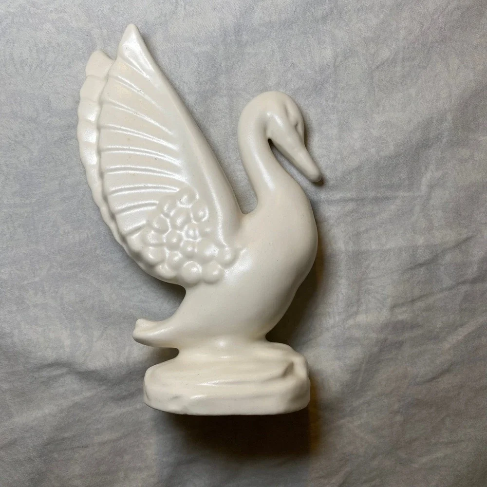 Vintage Royal Haeger‎ USA Swan Pair 8694 8695 White Pottery Centerpiece Inserts